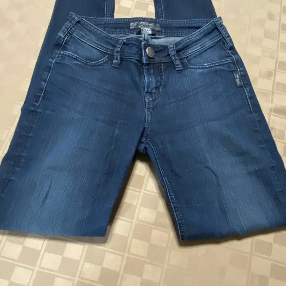EUC Silver Suki Jegging‎ Skinny Jeans Womens Size 26 x 29 Low Rise Dark Wash.